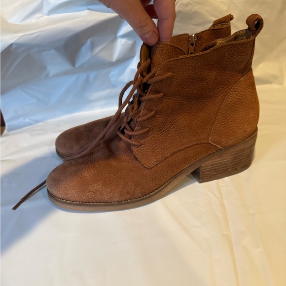 LUCKY BRAND TAMELA LACE-UP BOOTIES Size 9 - Picture 1 of 10